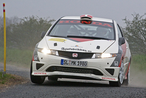 Martin Knudsen og Søren Kjær er godt forberedte til udfordringerne på de ujævne tjekkiske rallyveje.